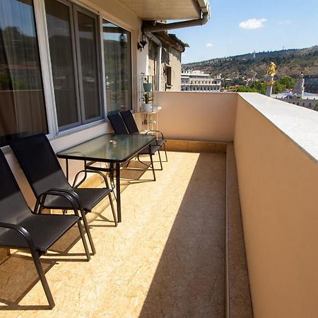 Big Terrace Apartment On Liberty Square Тбілісі Екстер'єр фото