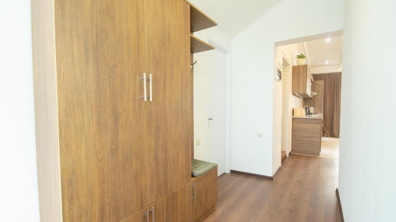 Big Terrace Apartment On Liberty Square Тбілісі Екстер'єр фото