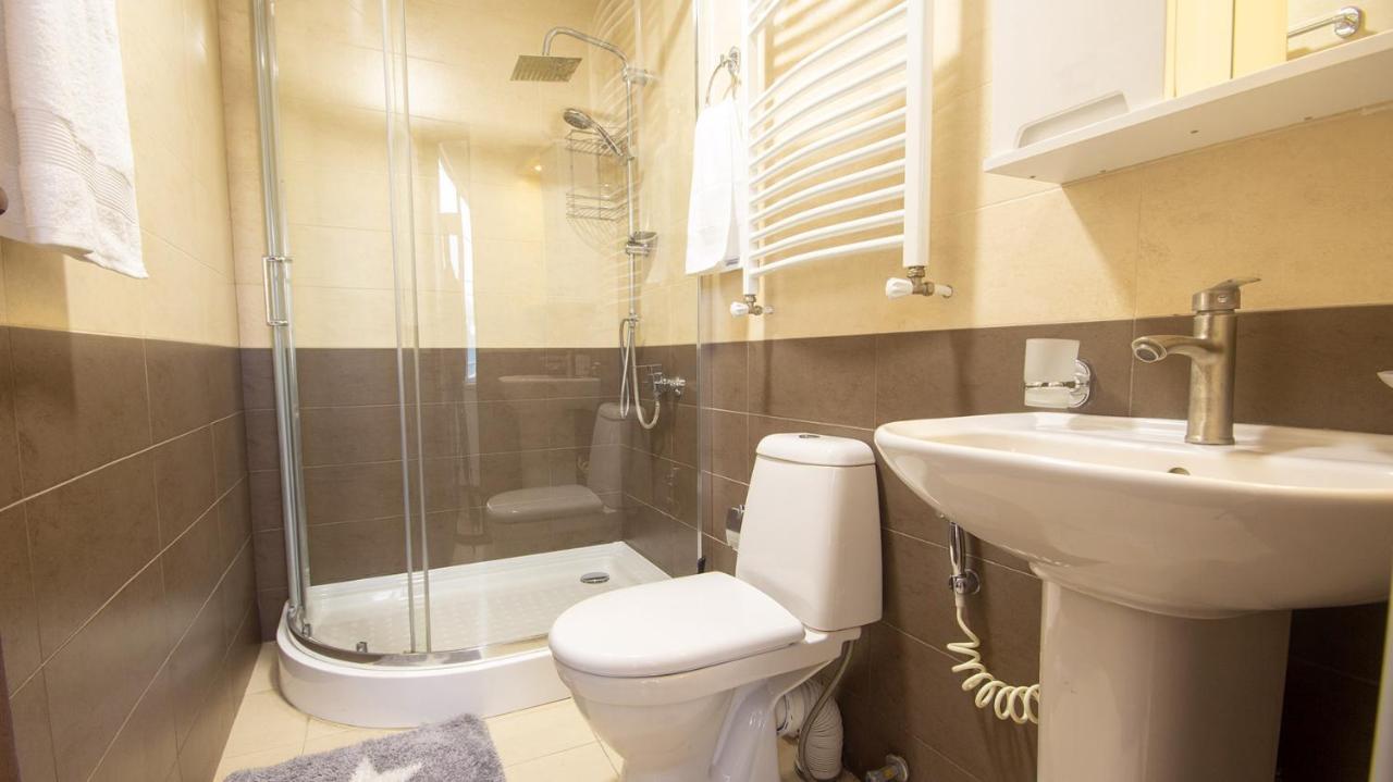 Big Terrace Apartment On Liberty Square Тбілісі Екстер'єр фото